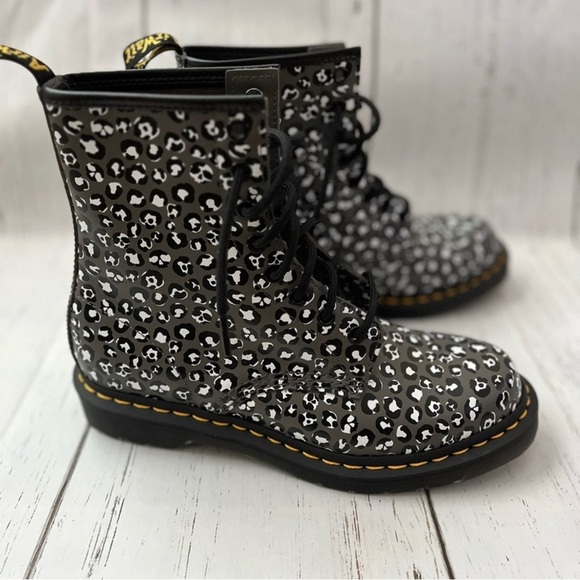 Dr. Martens 1460 Smooth Leather Leopard Boot Women’s Size 7 NWOB - Picture 8 of 16